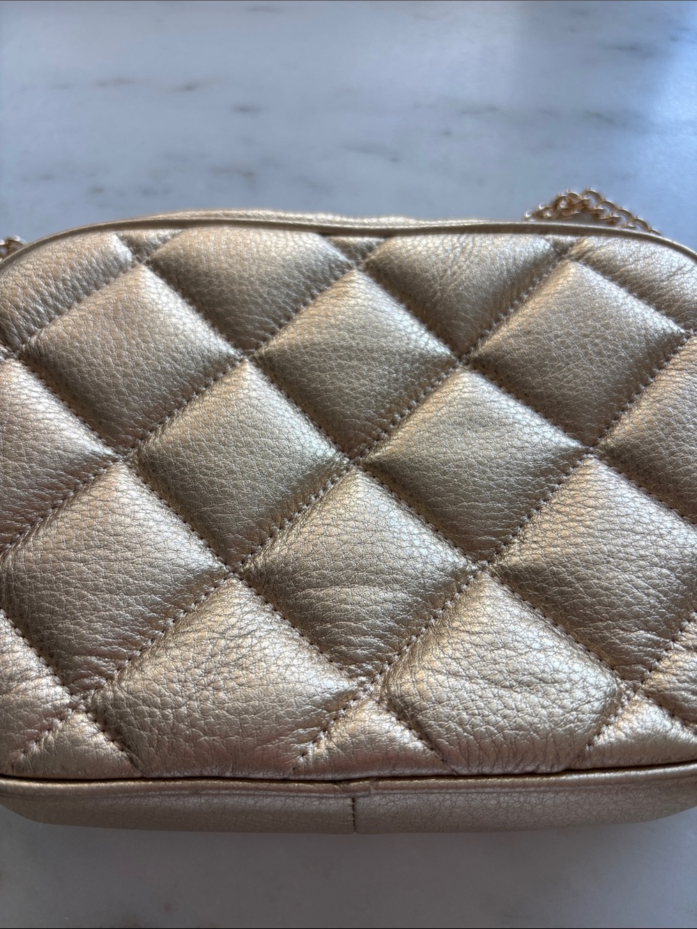 Lilly Pulitzer Dessa Quilted Gold Leather purse - Picture 4 of 6